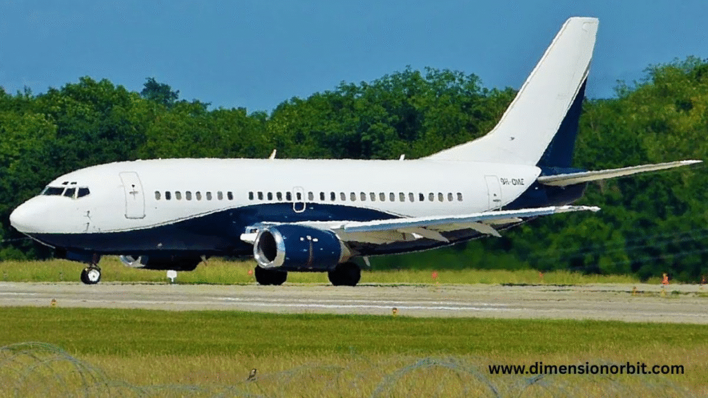 A Boeing 737-500 Jet